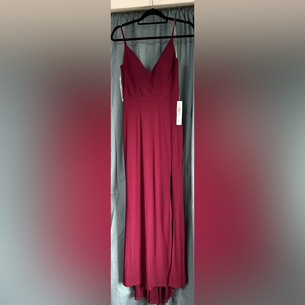 Women's Spaghetti-Strap V-Neck Maxi Dress - Burgundy wine